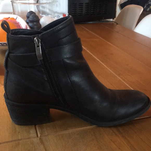 Vince Camuto Ankle Boots Size 8.5 - Picture 4 of 6
